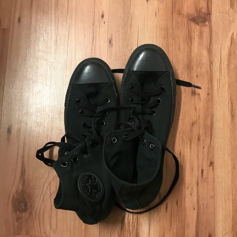 Black converse